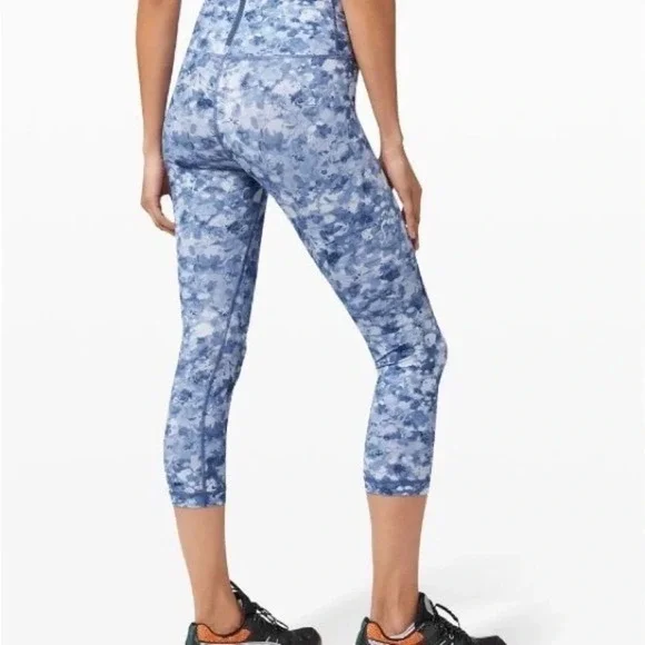 Run with the Waves Crop 21" - Picture 2 of 8